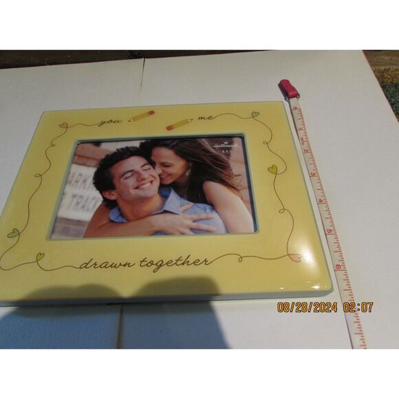 HALLMARK 4X6 PICTURE FRAME NEW YOU ME DRAWN TOGETHER YELLOW HEARTS PENCILS - Picture 5 of 9